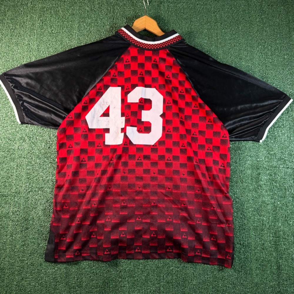 Le Coq Sportif Jersey Mens L Red Good Newton United 43 Checkered Soccer Shirt - Picture 2 of 8